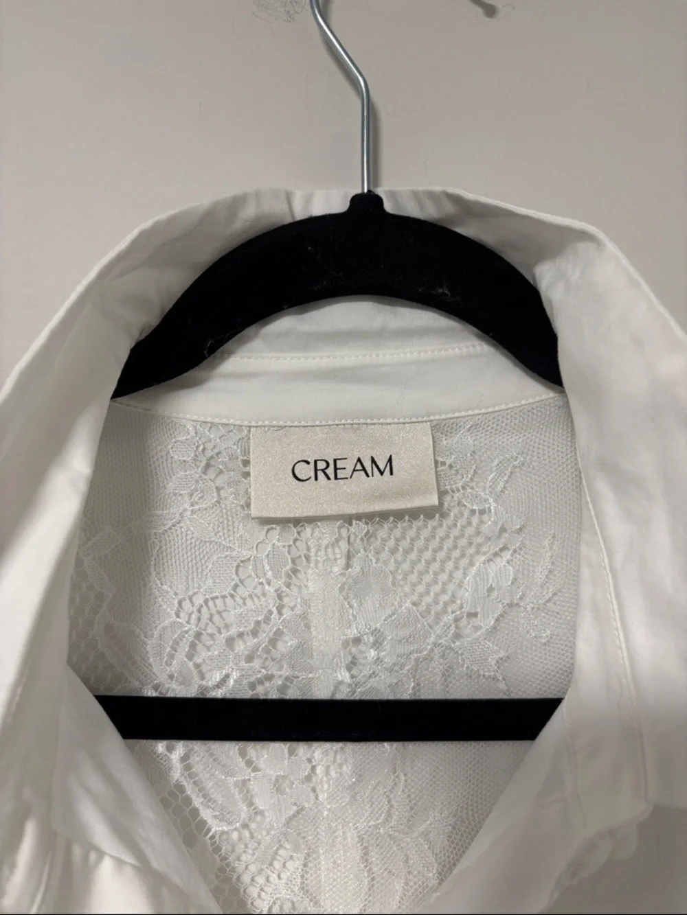 NWOT CREAM Women's White Lace-Back Button-Up Blouse - Picture 3 of 12
